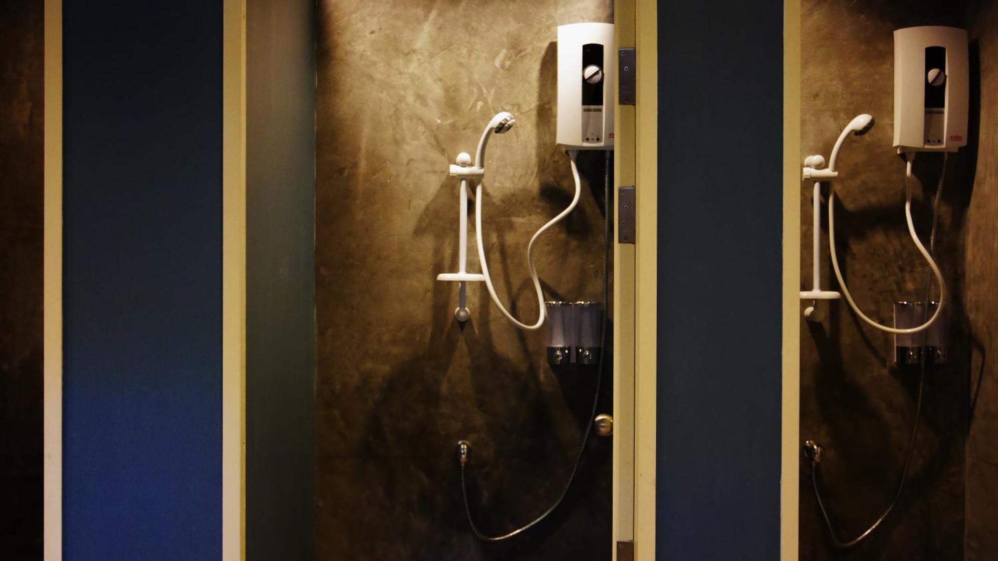 הוסטל קראבי Amity Poshtel מראה חיצוני תמונה