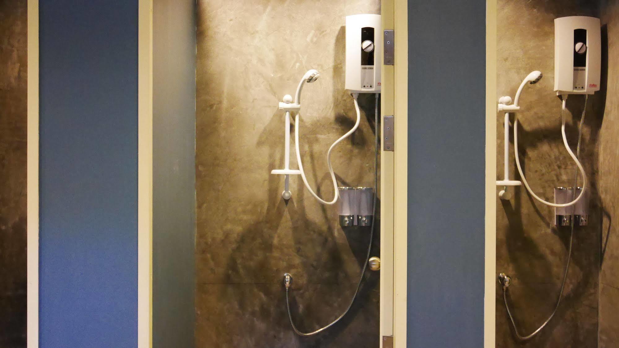 הוסטל קראבי Amity Poshtel מראה חיצוני תמונה