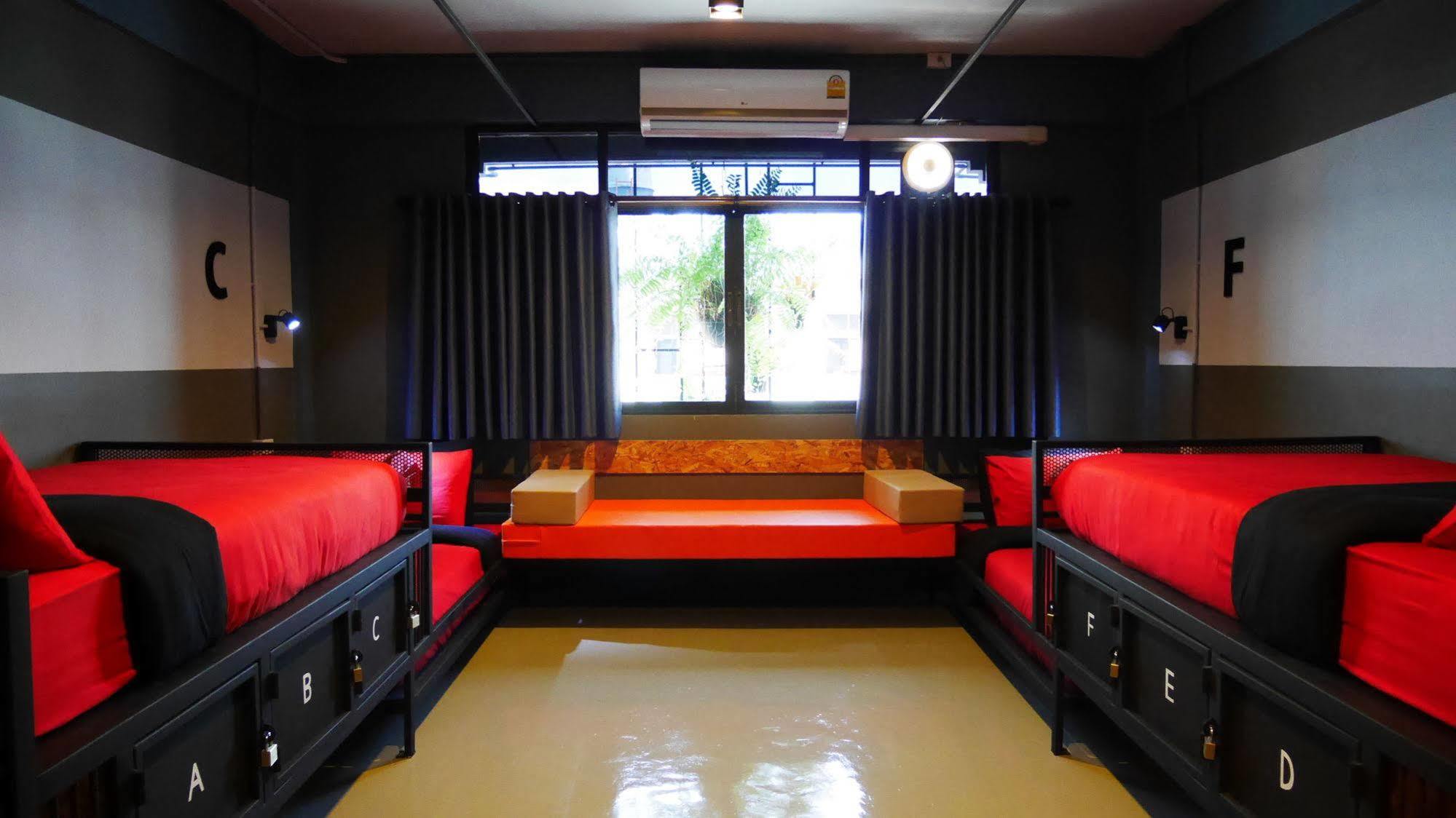 הוסטל קראבי Amity Poshtel מראה חיצוני תמונה